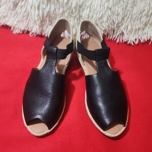 Gentle Souls Womens Comfort Casual Luci T Strap Black Espadrille Sandals